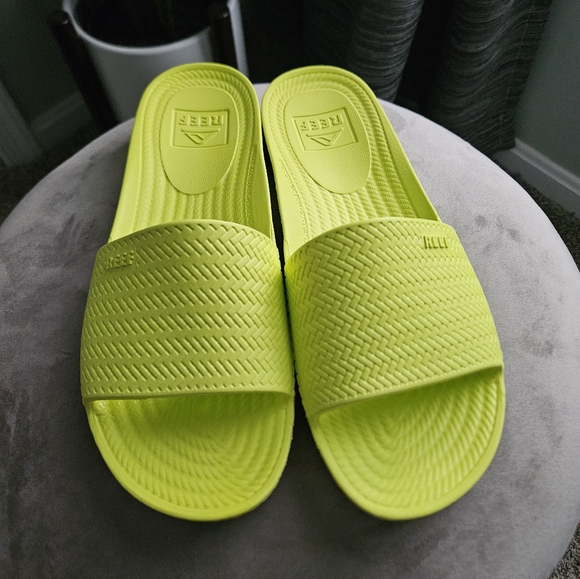 Reef Water Scout slides Lime - Picture 2 of 7